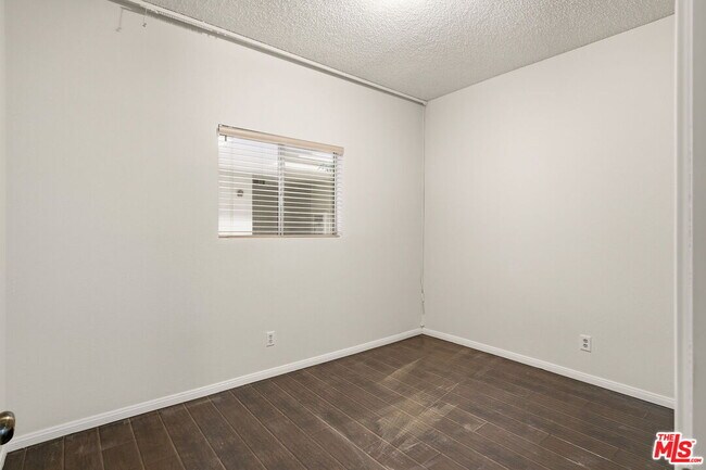 Building Photo - 1818 Pelham Ave