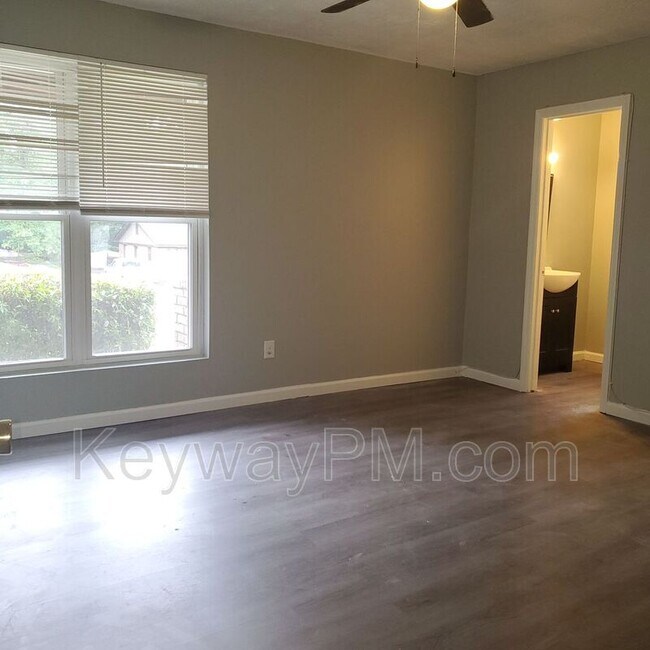 Building Photo - 3567 Kindling Dr