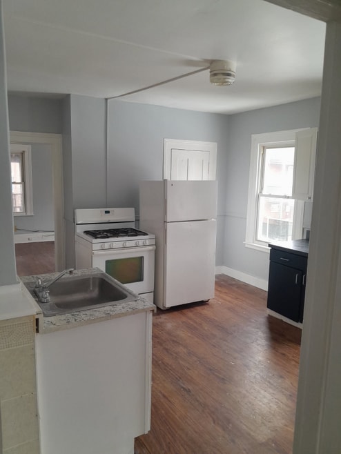 Building Photo - 118.5 Babcock St