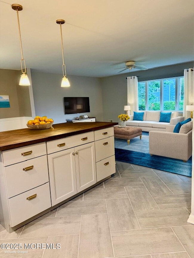 Building Photo - 299 White Rd