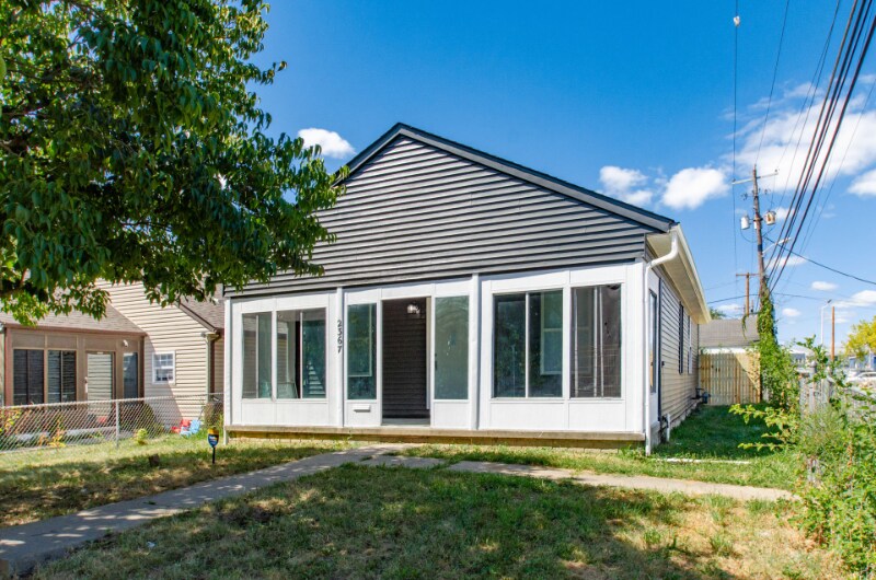 Primary Photo - 2367 Jefferson Ave