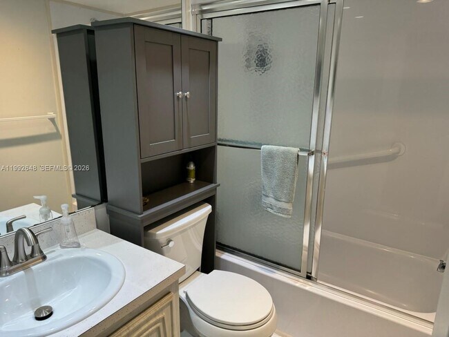 Building Photo - 1731 SE 15th St