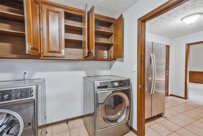 Building Photo - 5741 Wolf Laurel Dr SW