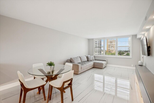 Building Photo - 201 N Ocean Blvd