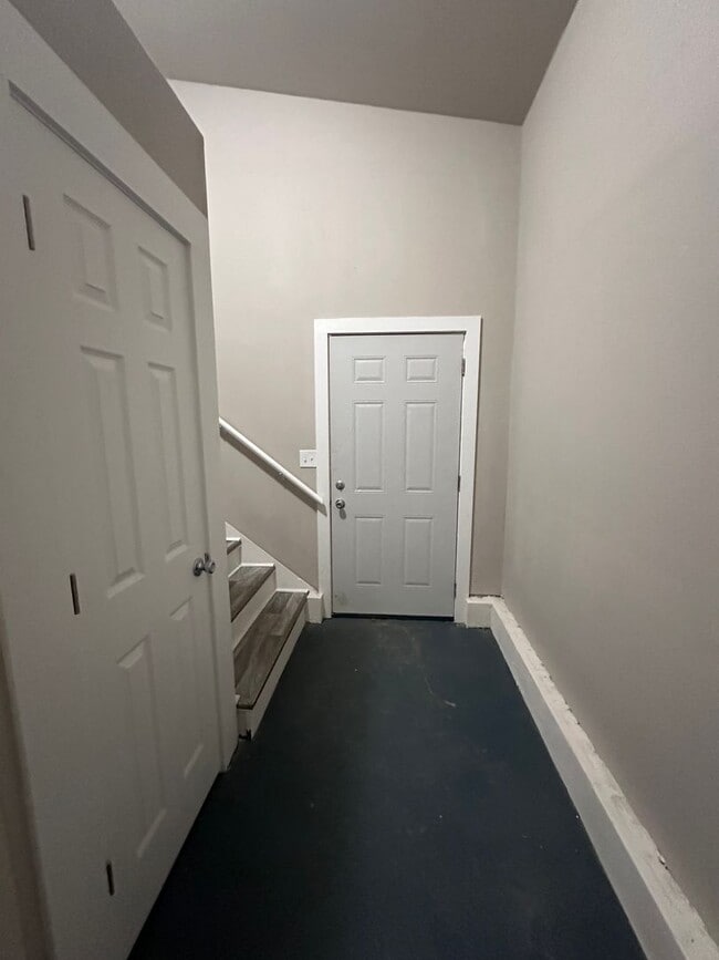 Building Photo - Large Open Concept 5BR/2BA Rent to Own Home with Office