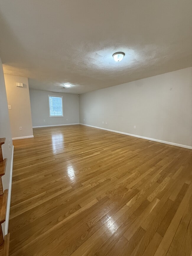 Building Photo - 5 Kensington Park