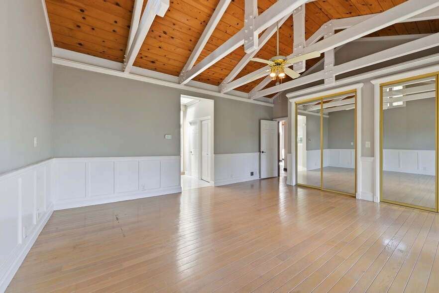 Building Photo - 158 Los Robles Dr