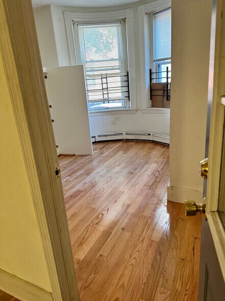 Building Photo - 3 Warwick St