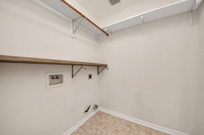 Building Photo - 3211 Crestbridge Ln