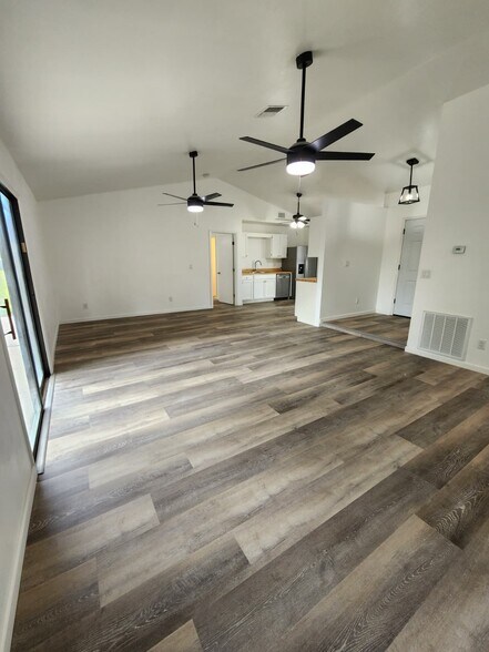 Building Photo - 1814 NW 20th Ter