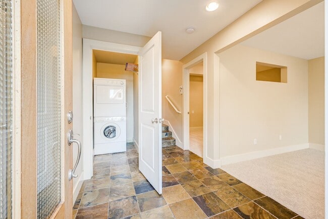 Building Photo - 15 W Dravus St