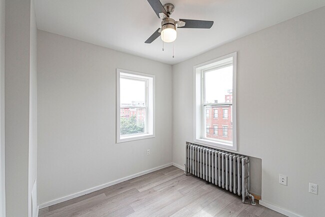 Building Photo - 825 S 12th St