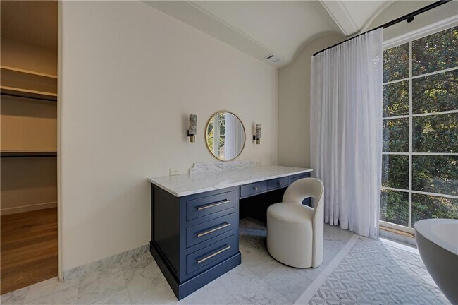 Building Photo - 3570 Knollwood Dr NW