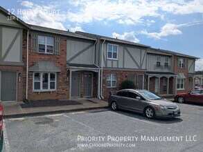 Building Photo - 12 Holly Ct