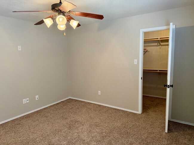 Building Photo - 5704 Drystone Ln