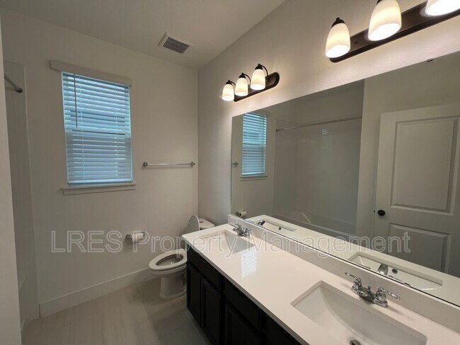 Building Photo - 10253 Austrina Oak Lp