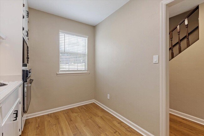 Building Photo - 1573 Jacks Dr
