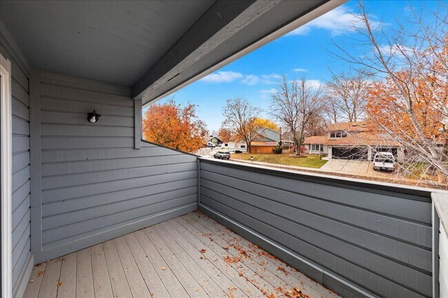 Building Photo - Gorgeous Updated Home in the Heart of Eagle Hills