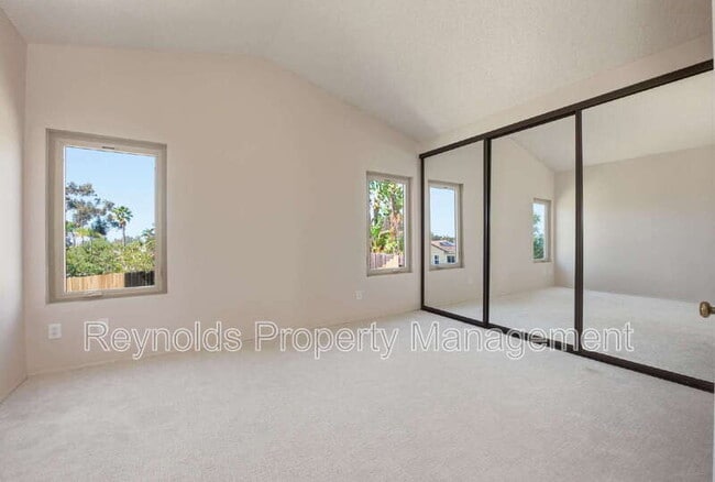 Building Photo - 9462 Pipilo St