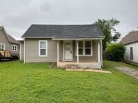 Building Photo - 1712 W Logan Ave