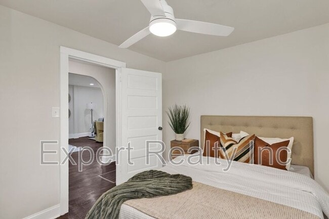 Building Photo - 4345 2nd Ave S