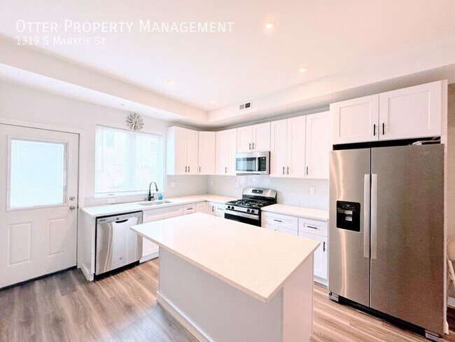 Building Photo - 1319 S Markoe St