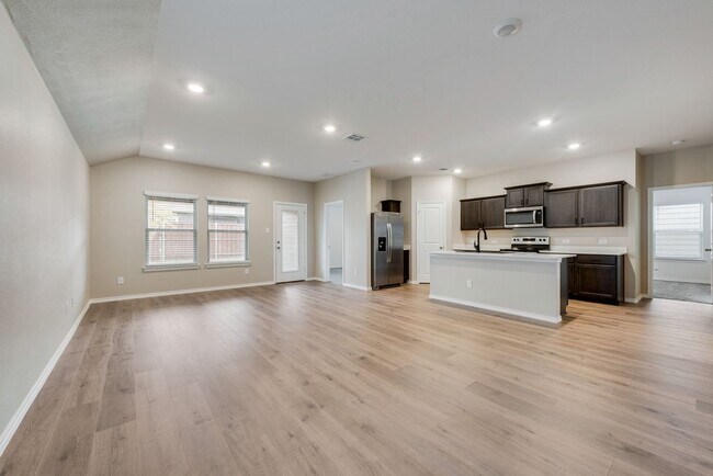 Building Photo - Beautiful 3-Bedroom Home in Aubrey ISD – Built in 2023!