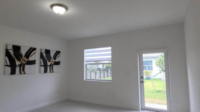 Building Photo - 16105 SW 149th Ave