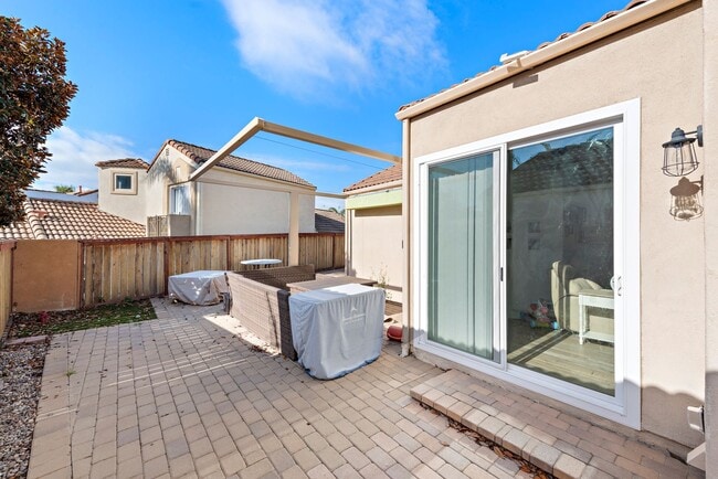 Building Photo - 747 Via Otono