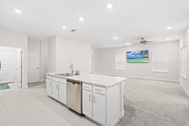 Building Photo - 692 NE Turtleback Trail