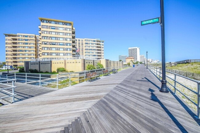 Building Photo - 101 S Raleigh Ave