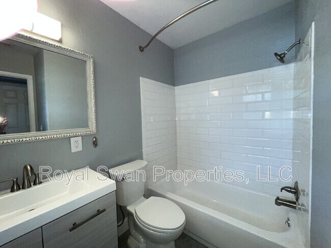 Building Photo - 1644 Tangerine St