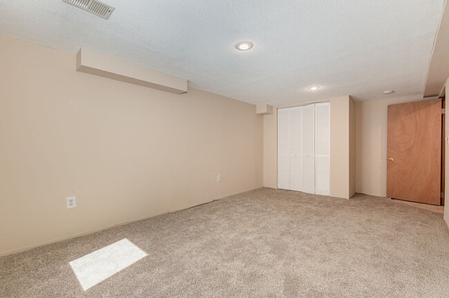 Building Photo - 4 Bed | 2 bath House in Andover School Dis...