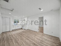 Building Photo - Unit 874