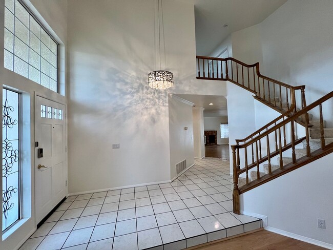 Building Photo - Beautiful 4 Bedroom Single Family Home with Pool and Pool Service Included for Lease in Rancho Cu...
