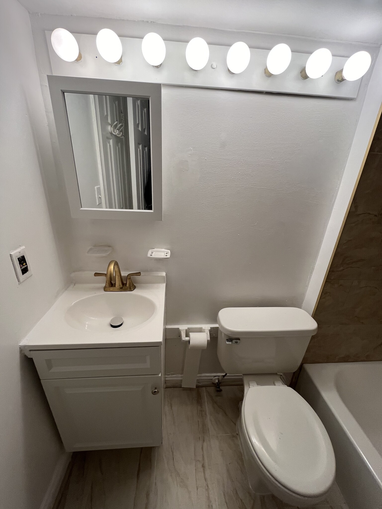 New Tub, New Toilet, new sink and new floors - 1006 F St NE