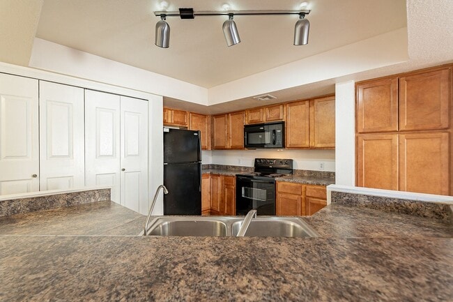 Building Photo - Ready to Move In - Two Bedrooms!