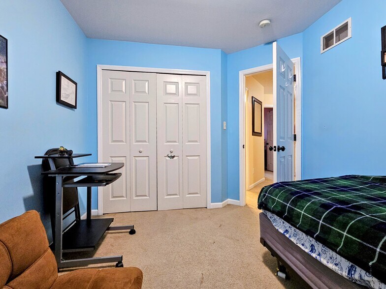 Building Photo - 71 Laurel Dr