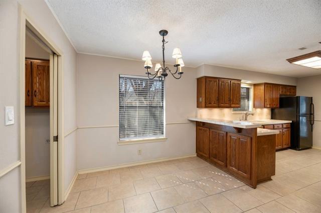 Building Photo - 922 Kingston Dr