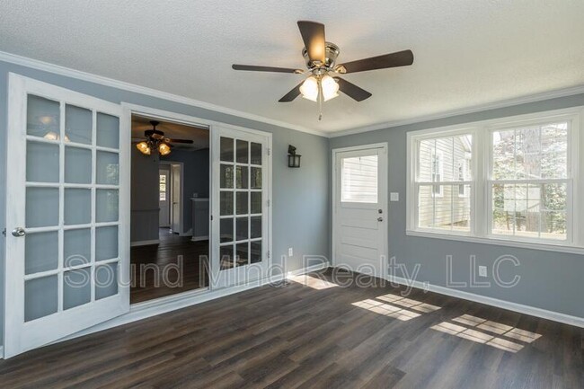 Building Photo - 409 Foxhall Dr