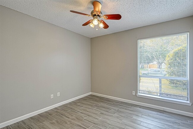 Building Photo - 22622 John Rolfe Ln