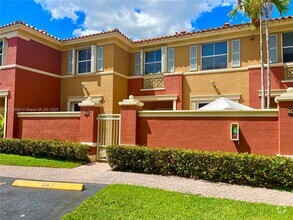 Building Photo - 6102 NW 114th Ct