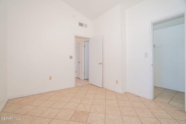 Building Photo - 11450 Sundrop Ct