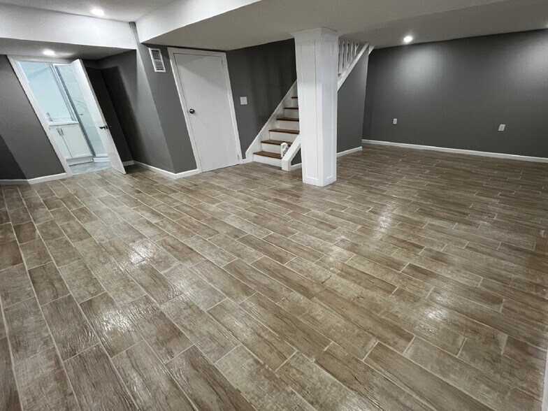 Building Photo - 280 S Boulevard