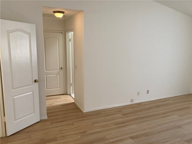 Building Photo - 2300 Maple Ave