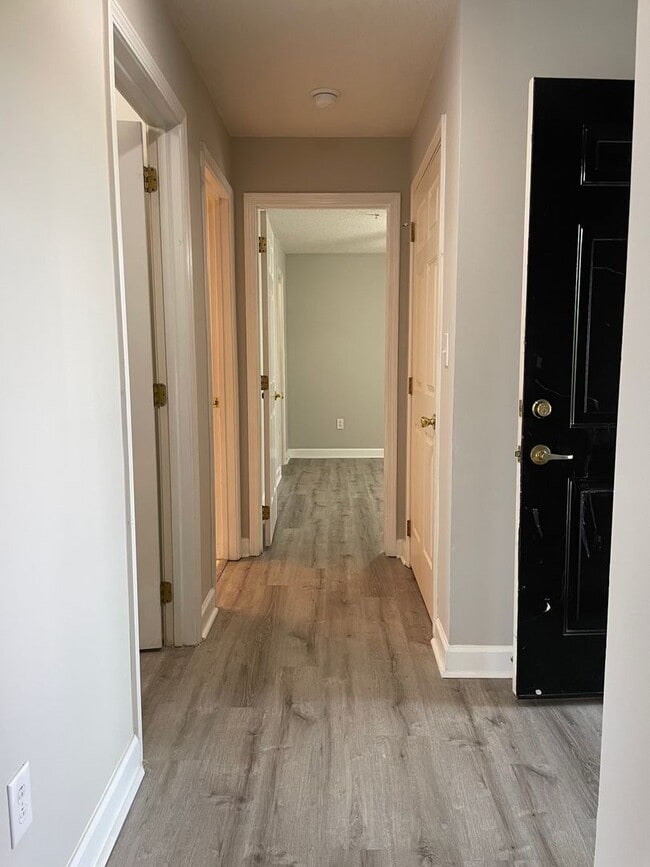 Building Photo - 2BR Waterfront Condo in Davidson. Enjoy Beautiful Year Round Lake Views!