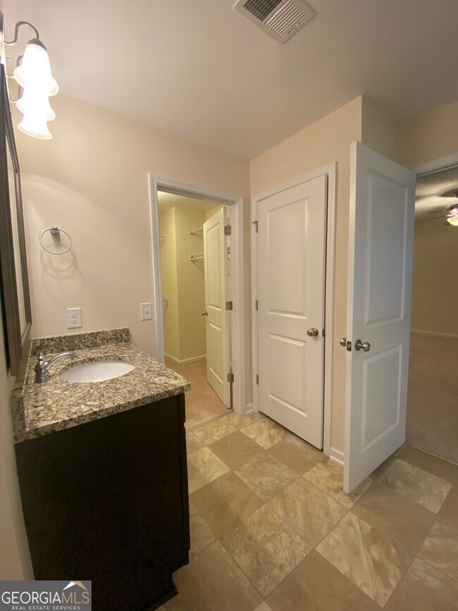 Building Photo - 116 Winslow Cir