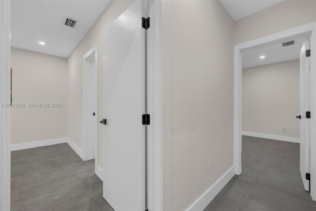 Building Photo - 345 Sarto Ave