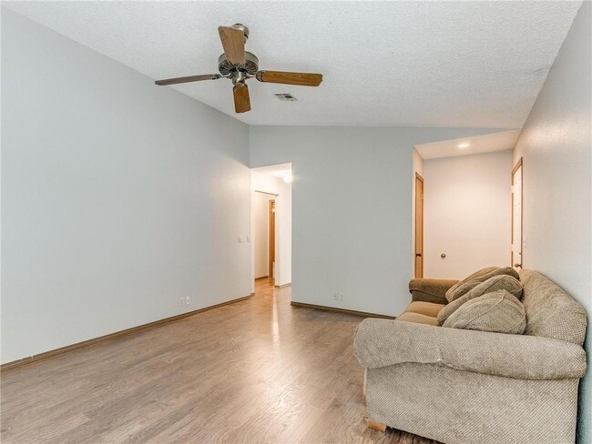 Building Photo - 1220 Sequoyah St