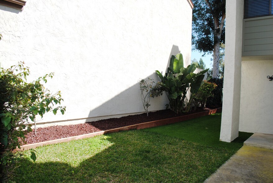 Building Photo - 5821 Portobelo Ct